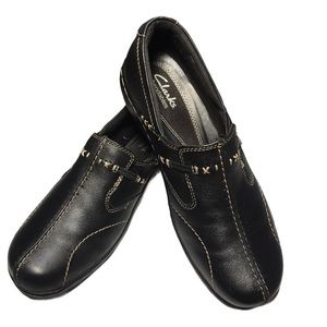 Clarks bendables black slip on loafers size 8.5M